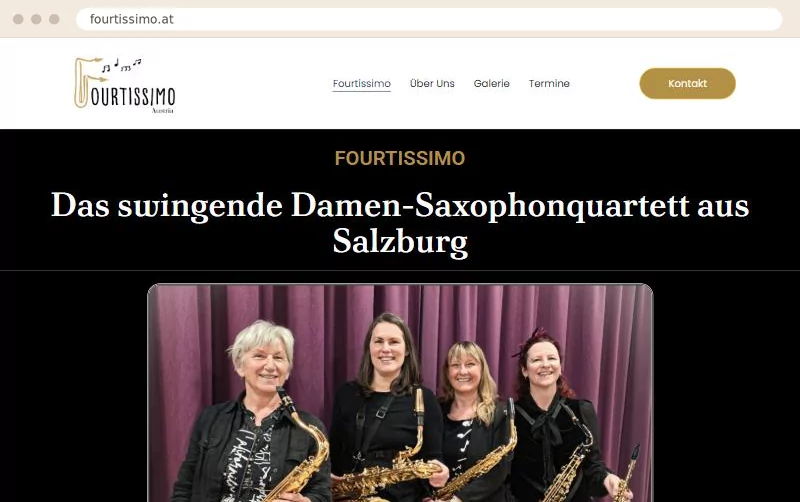 Browser-Ansicht von fourtissimo.at: das Damen-Saxophonquartett aus Salzburg mit ihren Saxophonen